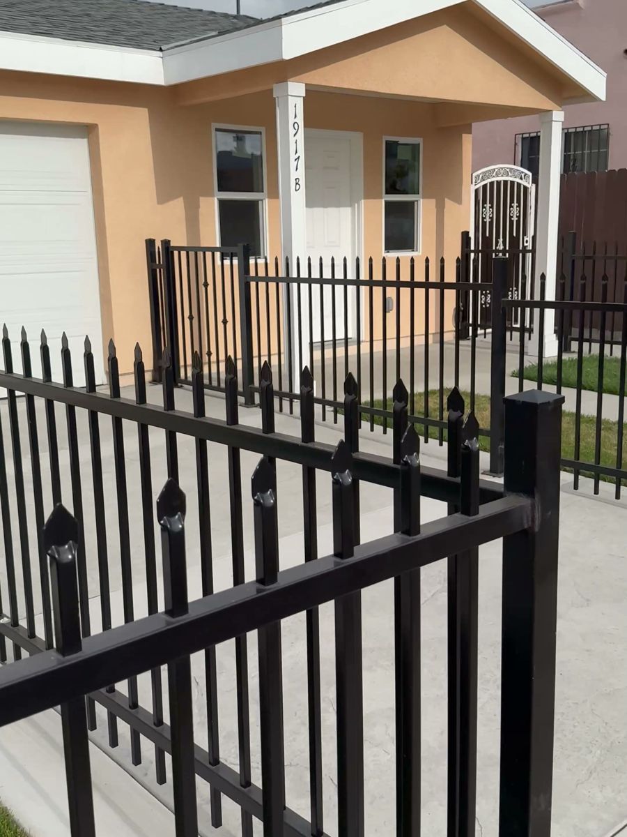 Fenced yard and entry